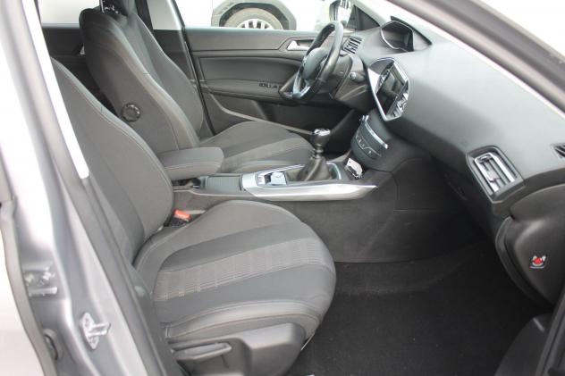 Peugeot 308 Allure Pack BlueHDi 130 S&S - Foto 9