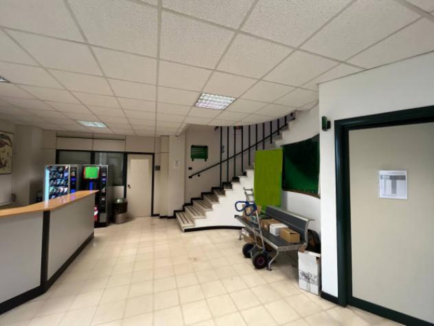 Immobile di 2600 m² con 5 locali in affitto a Bedizzole - Foto 4
