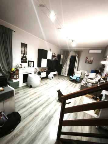LA RUSTICA | Appartamento bilivello con balcone | Posto auto