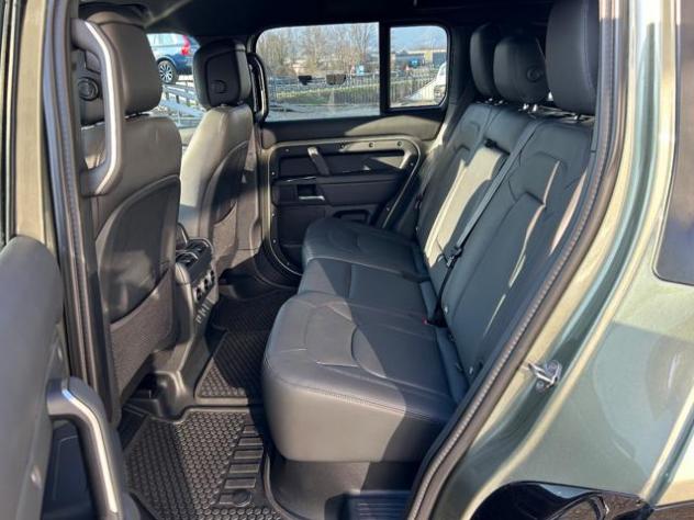 LAND ROVER Defender 110 3.0D I6 200 CV AWDX-Dynamic SE FOREST EDITION rif. 23842222 - Foto 5