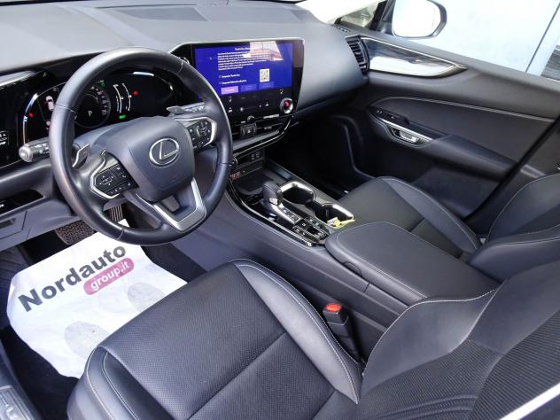 Lexus NX Plug-in 4WD Premium + - Foto 8