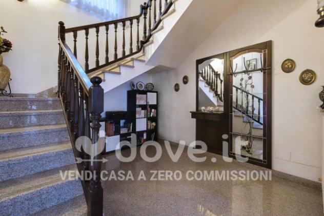 Villa di 244 m² con 5 locali e posto auto in vendita a Laveno-Mombello - Foto 13