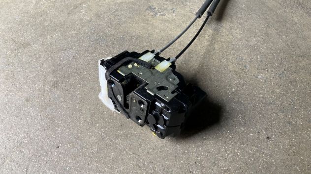 Chiusura centralizzata anteriore SX Hyundai I20 del 2012 (81310-1J020) - Foto 3