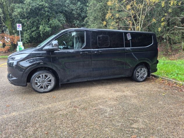 LIMOUSINE NOLEGGIO E MINI VANN 8 POSTI - Foto 3