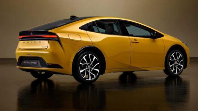 TOYOTA Prius 2.0 Plug-in Hybrid Active rif. 24062127 - Foto 7