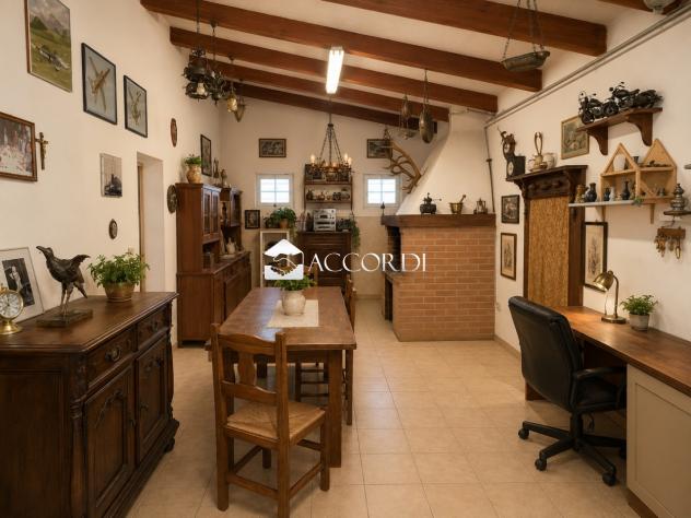 CASA INDIPENDENTE di 4 vani e di 180 mq (CARTURA) rif. DS13