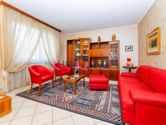 Meda (MB), vendesi villa singola con giardino privato – Eleganza, spazio e comfort per la tua famiglia. - Foto 10