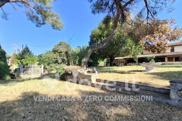 Casa indipendente di 400 m² con più di 5 locali e box auto in vendita a Pesaro - Foto 14