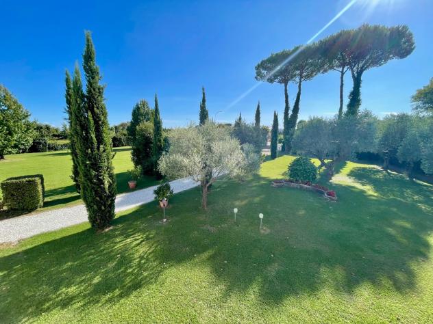 CASALE di 8 vani e di 235 mq (PIETRASANTA - Fiumetto) rif. 190 - Foto 3