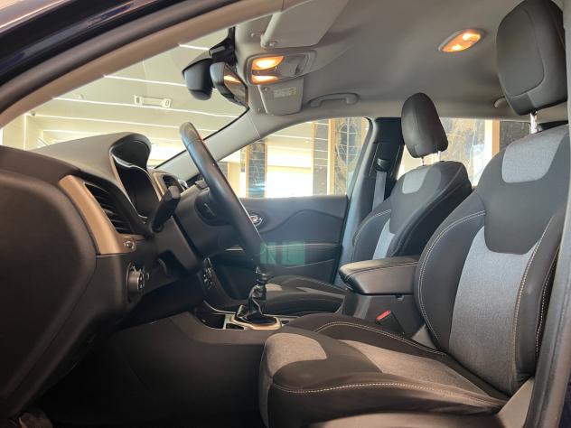 Jeep Cherokee 2.0 Mjt II Longitude - Foto 10