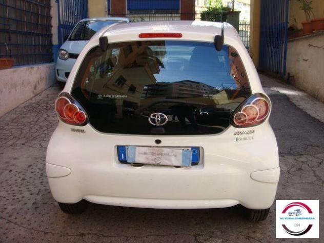 TOYOTA - Aygo - 12V VVT-i 5 porte Now Connect - Foto 6