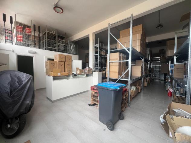 Capannone commerciale in vendita a Vicopisano 165 mq Rif: 1258967