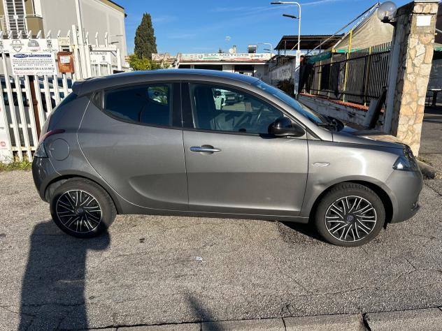 Lancia Ypsilon 1.0 FireFly 5 porte S&S Hybrid Gold Plus - Foto 8