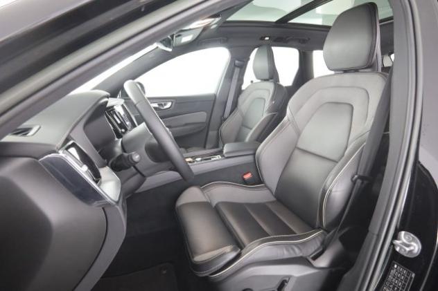 VOLVO XC60 XC60 B4 (d) AWD automatico Ultimate Dark rif. 23748969 - Foto 2