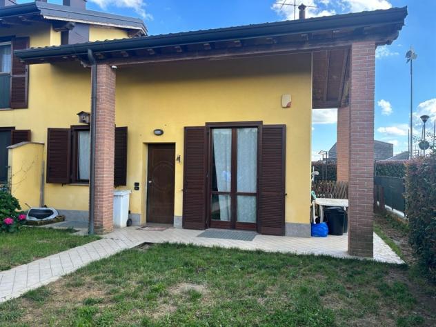 Villetta di testa con taverna, doppi servizi e doppio box - Foto 2