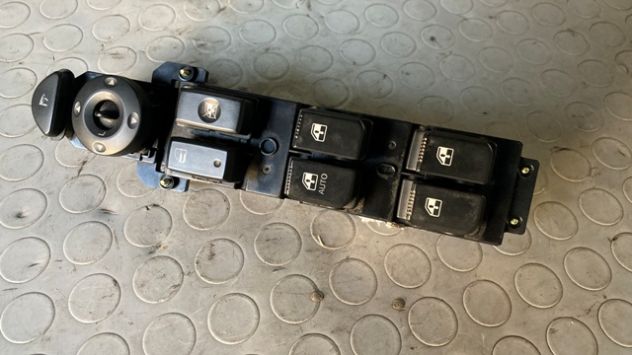 Pulsantiera alzacristalli anteriore SX Hyundai Santa Fe del 2011 (371490)