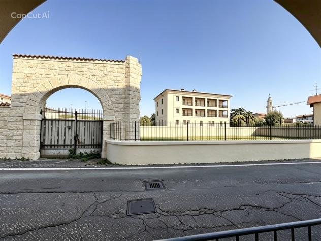 ESCLUSIVO TRILOCALE CON GIARDINO PRIVATO IN NUOVO COMPLESSO RESIDENZIALE - Foto 2