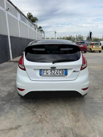 Ford Fiesta 1.5 TDCi 75CV 5 porte Black & White Edition - Foto 4