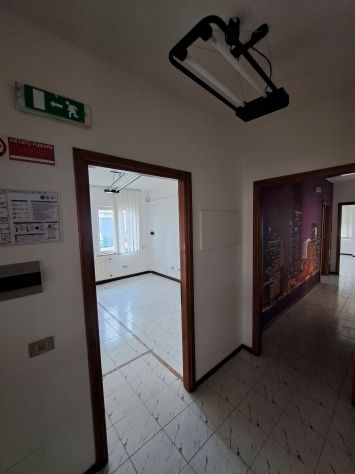 Palazzina uffici / laboratorio / magazzino con area esterna - Foto 3