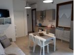Fronte ospedali di PE, affittasi a studentessa stanza matr. con bagno privato