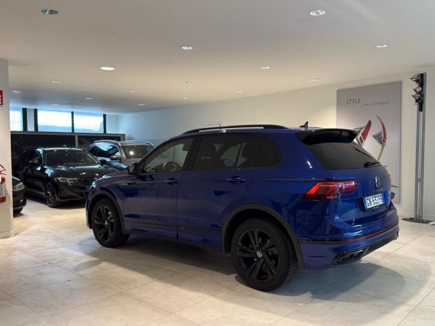 Volkswagen Tiguan 2.0 TDI 150cv SCR R-Line DSG IQ-Light Navi 19” - Foto 6