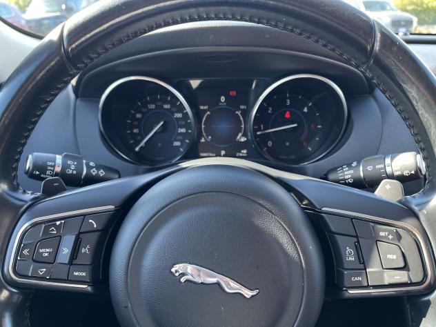 Jaguar F-Pace 2.0D PORTFOLIO AWD AUTO - Foto 10