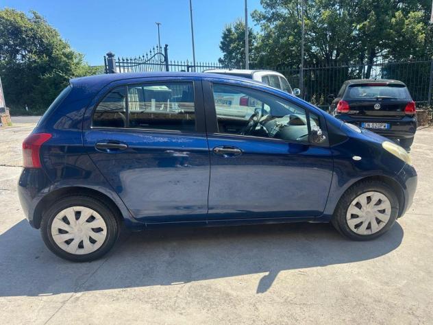 TOYOTA - Yaris - 1.0 5p. - Foto 5