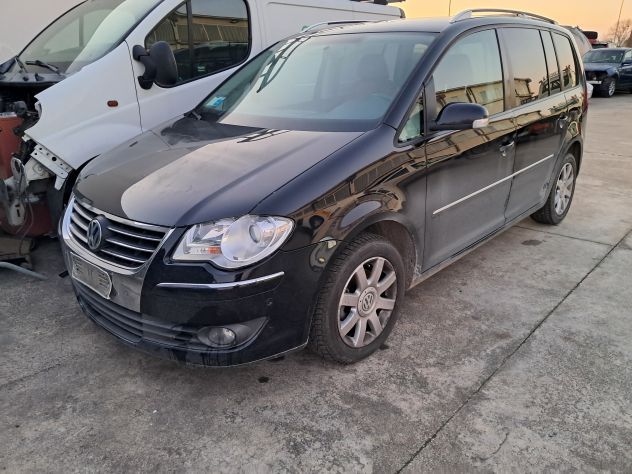 Pezzi ricambio volkswagen touran 2006 1.9 TDI BLS - Foto 2