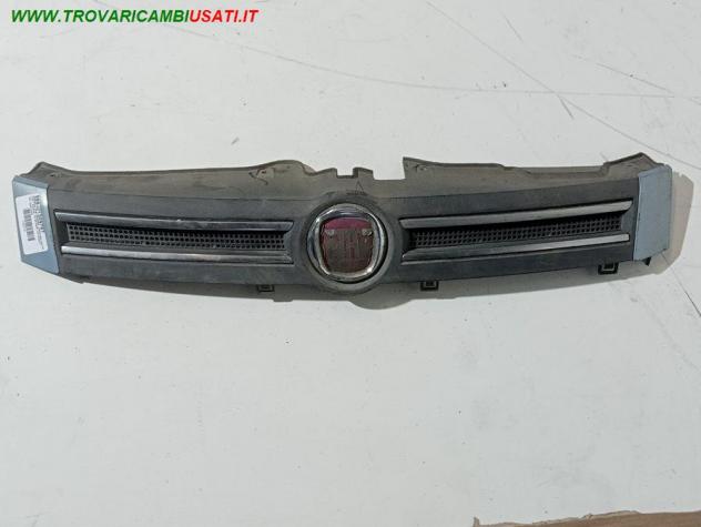 GRIGLIA (Dal 09/2009, verniciata con fondo)  BLU 999-U1309767 Carrozzeria  Lamierati esterni  Paraurti  Griglia radiat FIAT - PANDA - 01-09-2003 - 01-