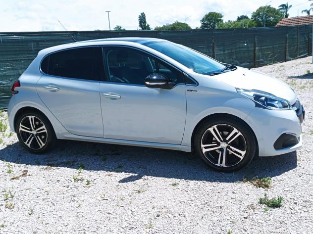 Peugeot 208 BlueHDi 100 5 porte GT Line - Foto 4