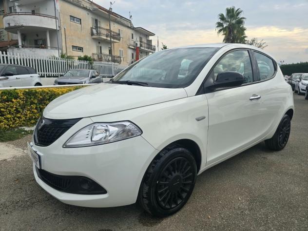 Lancia Ypsilon 1.0 FireFly 5 porte S&S Hybrid Gold - Foto 4
