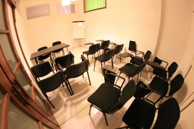 Locale arredato pronto con posti auto euro 399 - Foto 5
