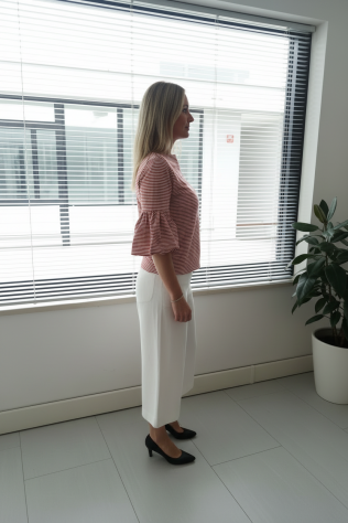 Blusa a Sbuffo con Pantalone Corto - Foto 2