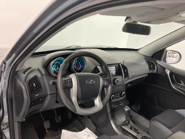 Mahindra XUV500 W6 FWD (4x2) - Foto 9