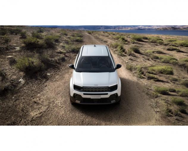 Jeep Avenger ICE E-Hybrid Altitude 1.2 110cv Dct Mhev - Foto 4