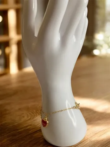 Set completo di collana, orecchini e bracciale con charm a cuore 'LOVE' - Foto 3