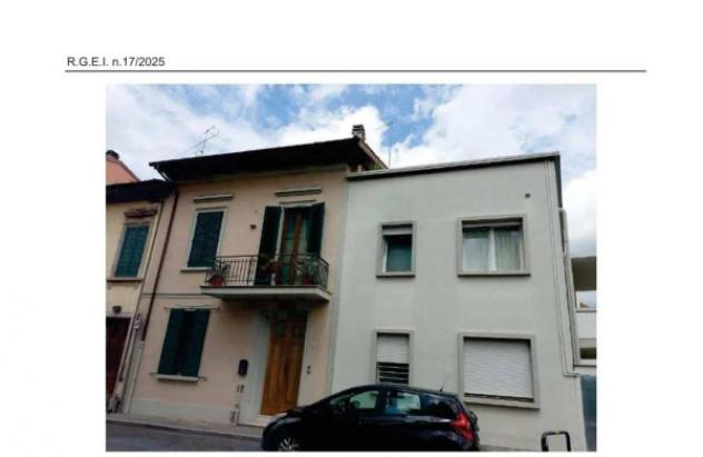Immobile in asta di 288 m² in vendita a Prato - Foto 2