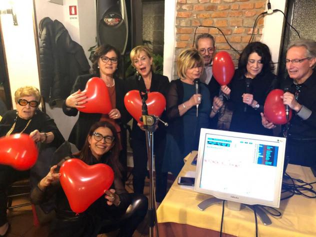corsoCANTANTE SERIO E PROFESSIONALE SI PROPONE PER EVENTI - Foto 4