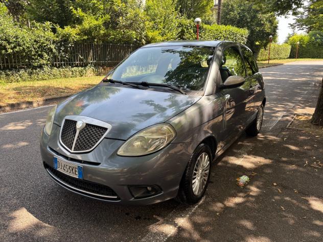 Lancia Ypsilon 1.3 MJT 75 CV Platino