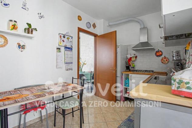 Appartamento di 87 m² con 3 locali e box auto in vendita a Castronno - Foto 6