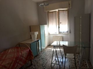 Affittasi stanza per studentesse zona Policlinico Federico II