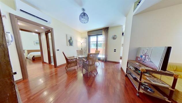LUMINONO BILOCALE CON TERRAZZO - VIA LEGNONE - Foto 3