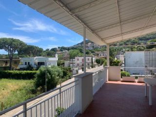 Attico panoramico per periodo estivo