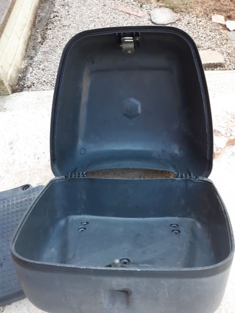BAULETTO ORIGINALE PIAGGIO FREE 1996 CON SUPPORTO E VITI FISSAGGIO - Foto 6