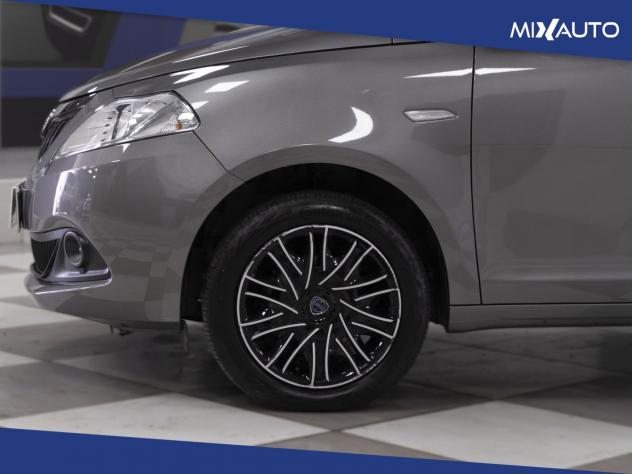 Lancia Ypsilon 1.0 Firefly Hybrid Silver 70CV 5 Porte - Foto 8