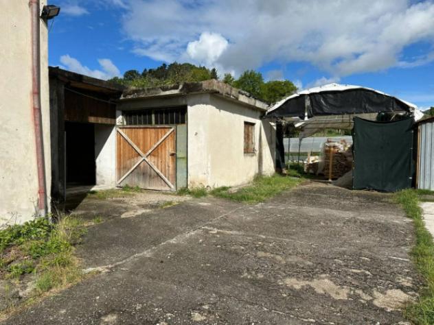 Immobile in asta di 335 m² con più di 5 locali e box auto doppio in vendita a Fermignano - Foto 4