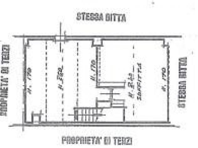 Complesso immobiliare composta da 527 mq di magazzini e 87 mq di abitazione da ristrutturare - Foto 18
