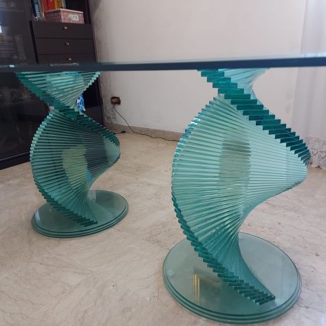 Tavolo in vetro design con basi elicoidali - Foto 5