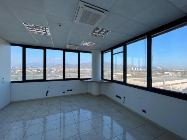 Immobile di 180 m² con 5 locali in affitto a Brescia