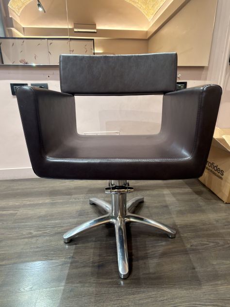 ARREDAMENTO PER PARRUCCHIERI MALETTI - Foto 6